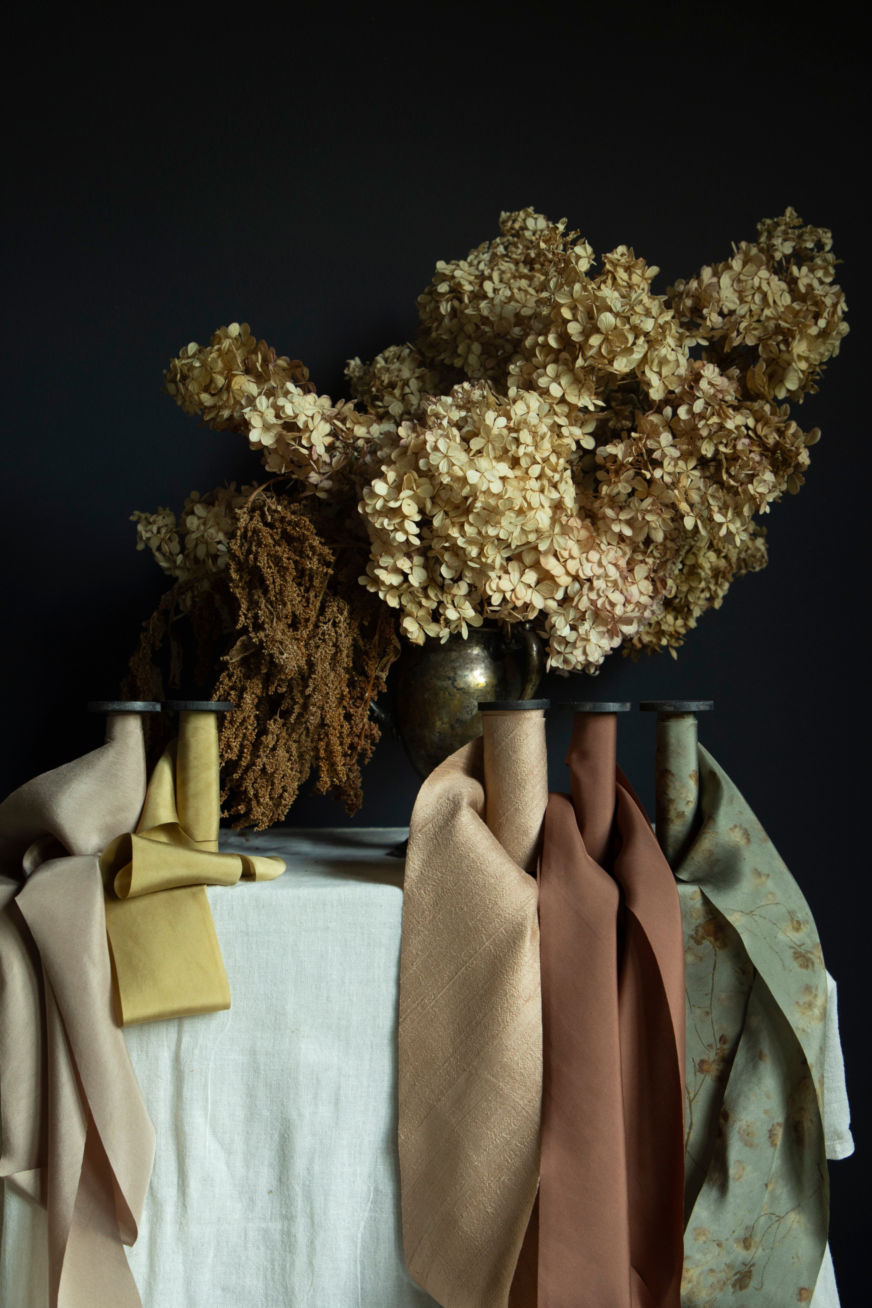 Fall color palette. Fall decor inspiration. Dried flower arrangement 