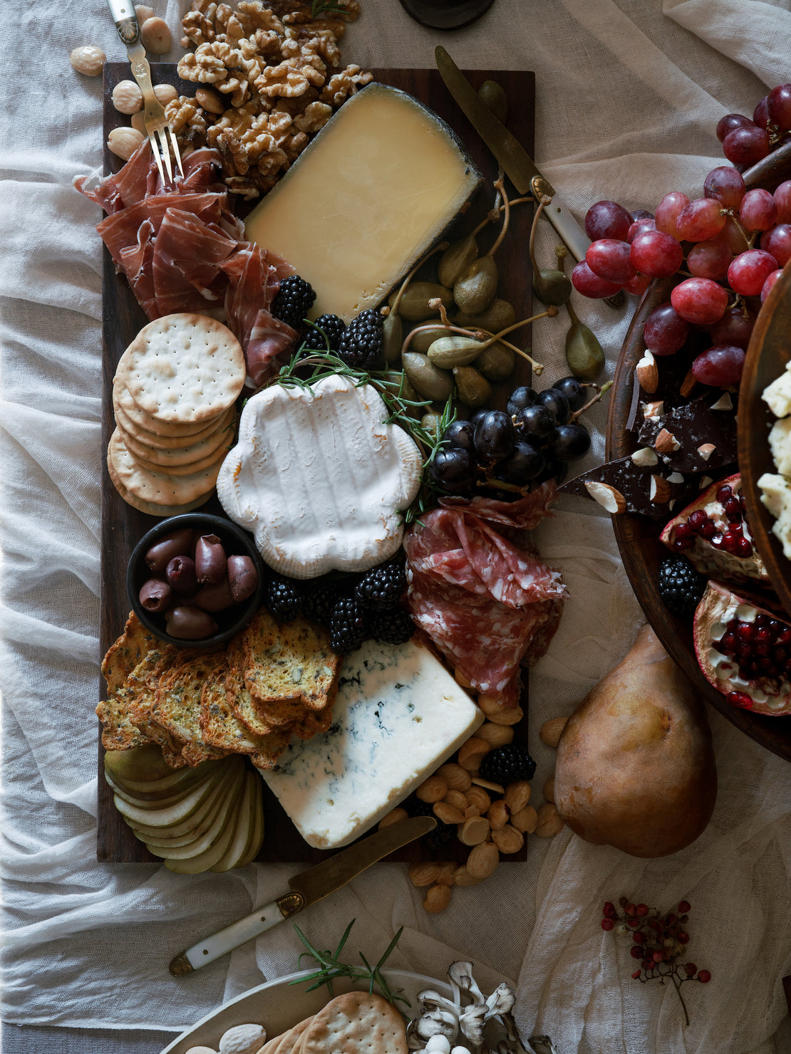 NATURAL TABLES, Nature-Inspired Tablescapes for Memorable Gatherings ...