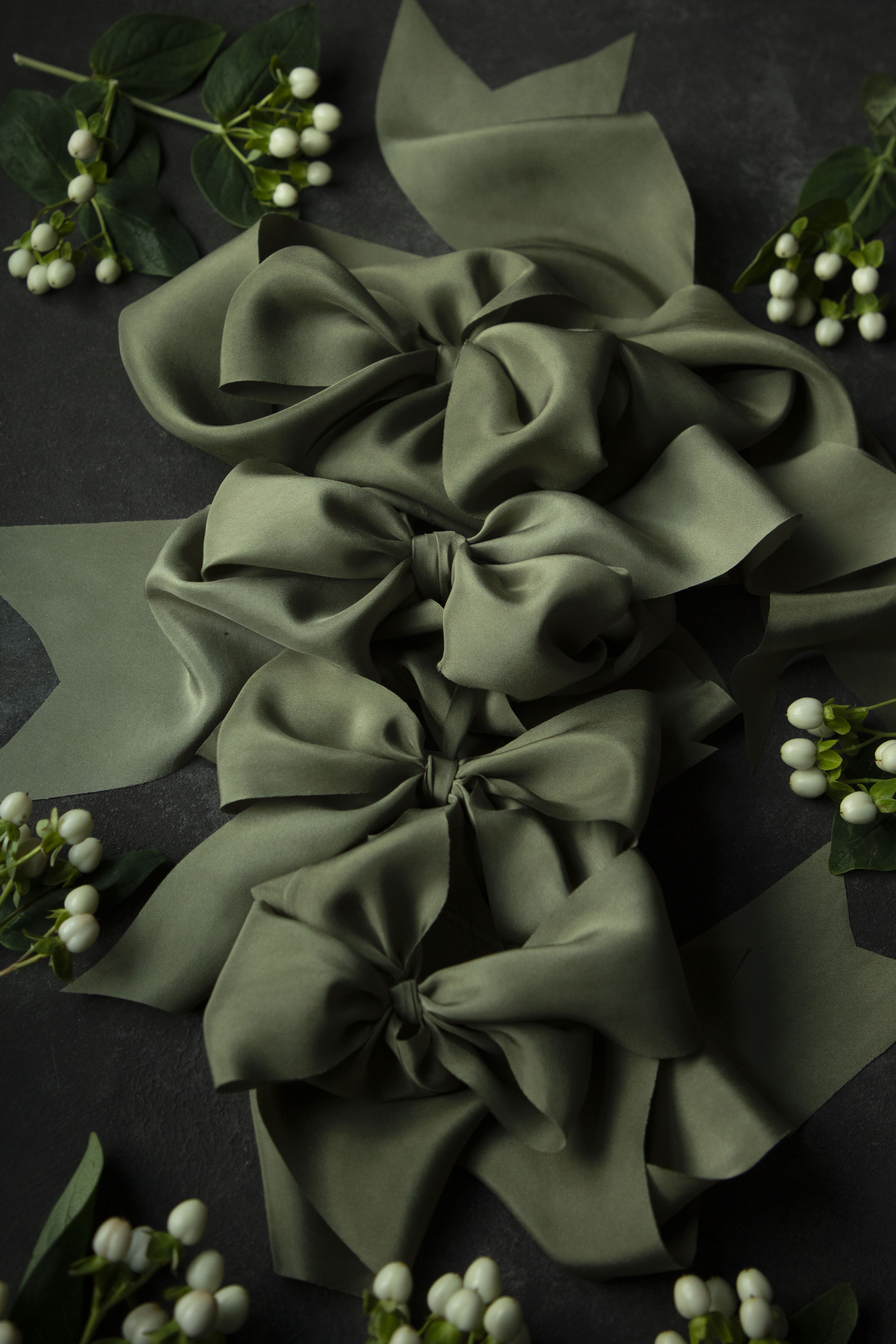 Leaves ribbon setGibb & Hiney, hand-dyed silk ribbon, 5 colors, 2 widths